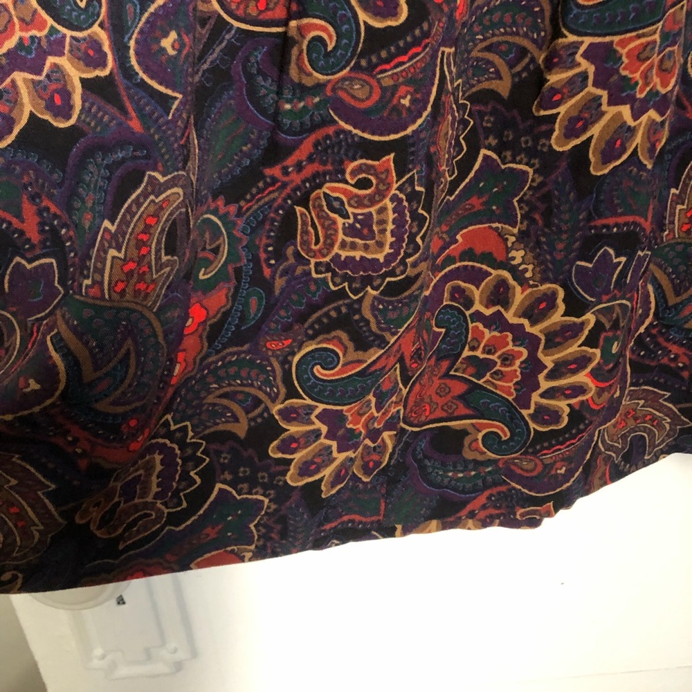 Sag Harbor Elastic Maxi Skirt with Red and Gold Floral Paisley Pattern M - Picture 5 of 7